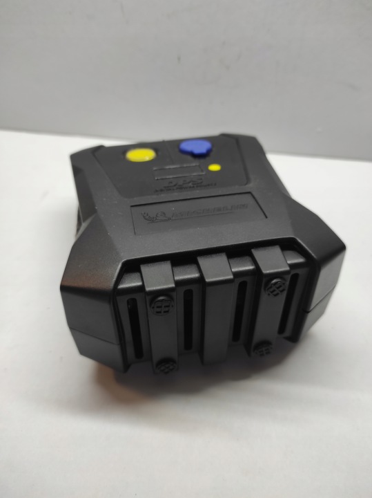 J1 COMPRESSEUR AUTOMOBILE MICHELIN 12V