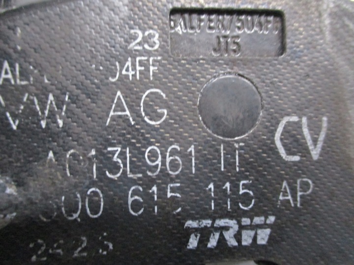 DISQUE DISQUES PLAQUETTES AUDI A3 8V0 1.8I 5Q0815301F
