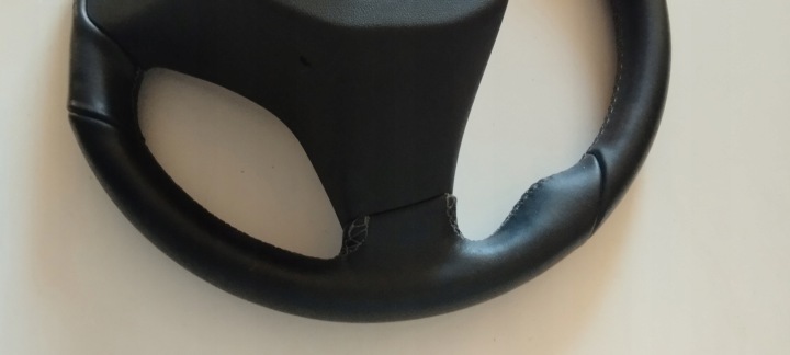 OPEL CORSA F VOLANT CUIR 647390500A