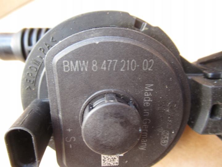 BMW X5 G05 G06 G07 POMPE POMPE EAU SUPPLÉMENTAIRE 8477210
