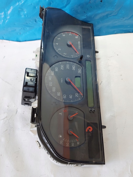 COMPTEUR COMPTEUR VOLVO V70 I 2.5 B 9148926
