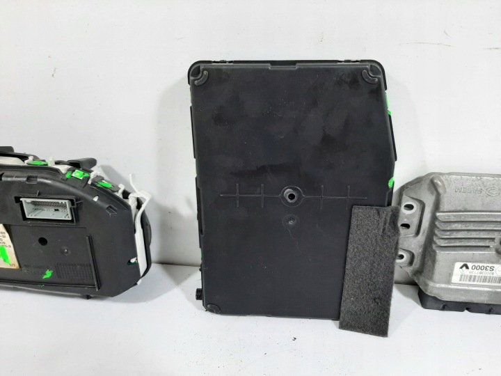 RENAULT MEGANE II BERLINE 1.6 16V 04R CONTRÔLEUR MOTEUR KIT 8200387138