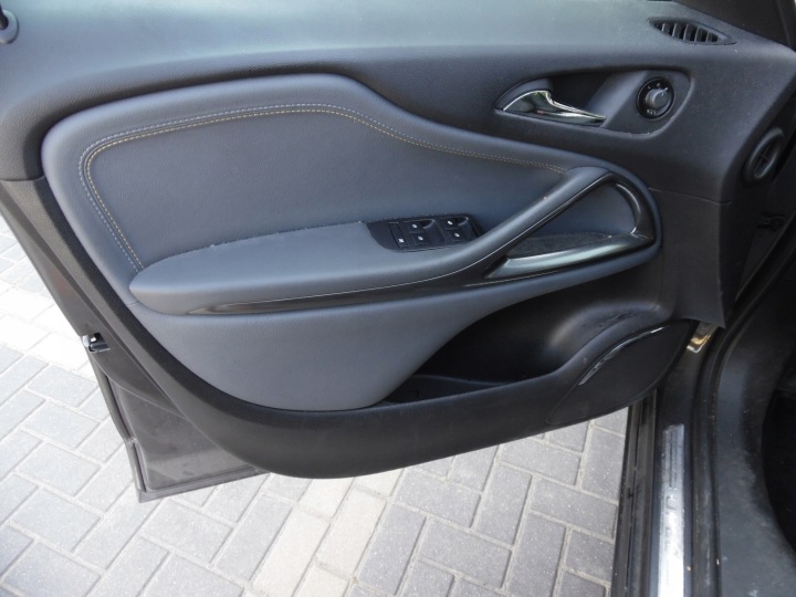 ZAFIRA C SIÈGES BANQUETTE ARRIÈRE GARNITURE DE PORTE MILIEU EUROPE 7-OSOB