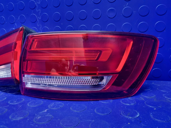 FEUX ARRIÈRE ENSEMBLE AUDI A4 B9 AVANT ORIGINAL 8W9945070