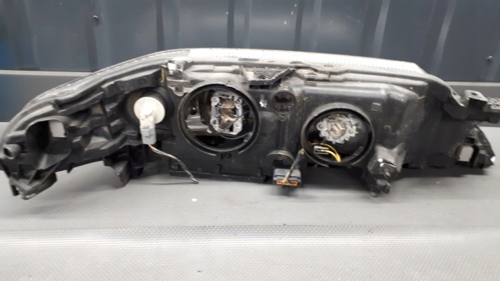 89004693 PROJECTEUR DROIT AVANT LAGUNA II XÉNON
