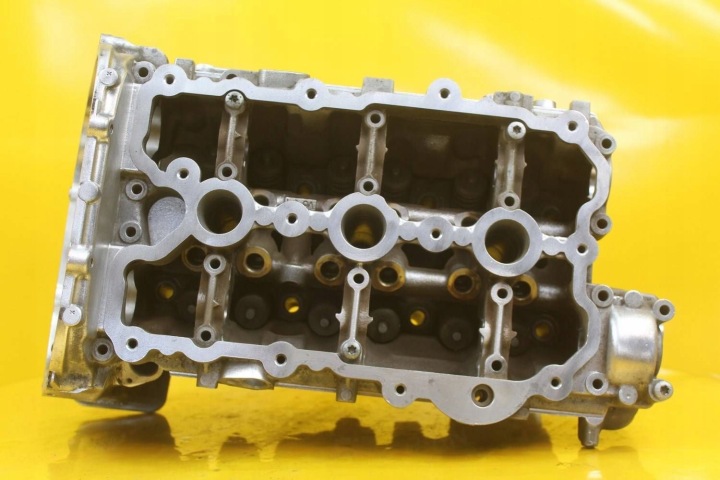 CULASSE MOTEUR GAUCHE AUDI A6 C6 2.4 B V6 BDW 06E103373D