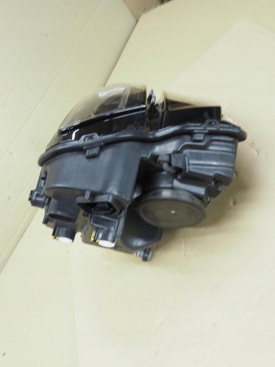 PHARE AVANT DROITE SKODA KAROQ 57B941010