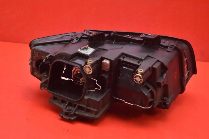 PROJECTEUR GAUCHE PHARE AVANT LENTILLE EUROPE 89305690 AUDI A4 B6 00-05