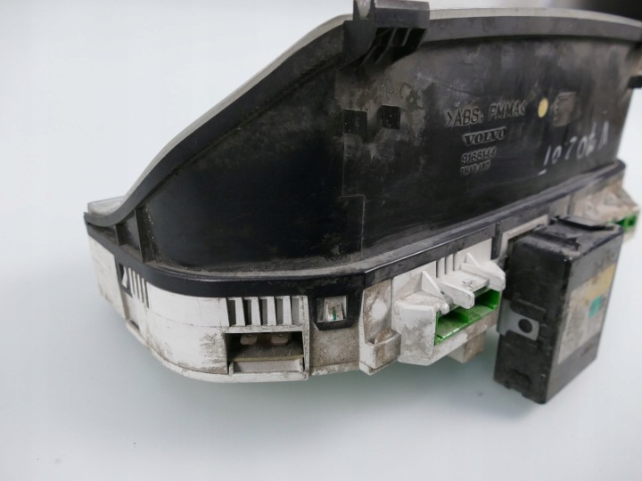 VOLVO V70 I 2.0 T TURBO COMPTEUR TABLEAU DE BORD EUROPE