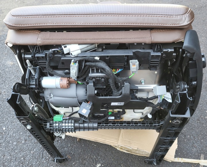 SIÈGE AIRBAG GAUCHE AVANT CONDUCTEUR VOLVO XC60 XC-60 II 2 CUIR BRONZE EUROPE