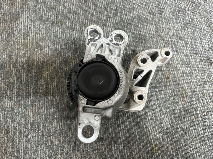 NISSAN QASHQAI II J11 1.6 DCI AUTOMATE POIGNÉE COUSSIN FIXATION MOTEUR