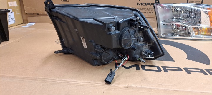 DODGE RAM 09-12 PHARE AVANT ENSEMBLE MOPAR