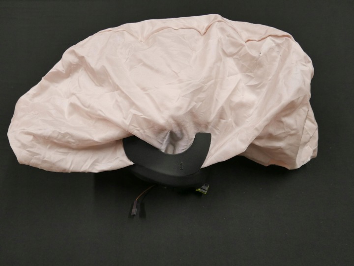 BMW F39 F45 F46 F48 COUSSIN CONDUCTEUR WYSTRZELONA AIRBAG 6868576