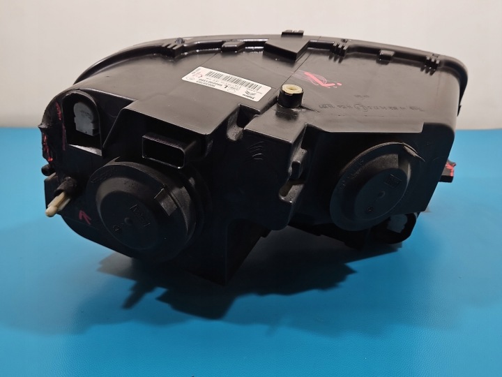 PROJECTEUR GAUCHE PHARE AVANT CITROEN C4 CACTUS 14-20 EUROPE