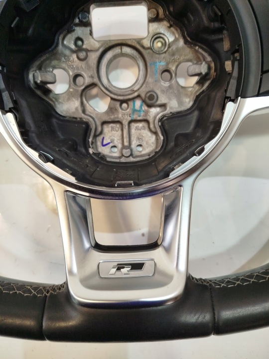 VOLANT VW PASSAT B8 R-LINE BLANCHE RIEN SCIETA COMPLÈTE MANUEL