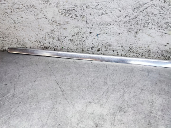 MERCEDES C CLASSE W204 COUPÉ MOULURE VITRES LATÉRALE GAUCHE ARRIÈRE A2046706312