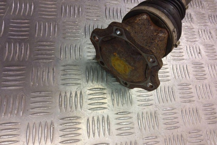 DEMI-ARBRE AVANT GAUCHE AUDI 4G0407271A 1.97L DIESEL 2013