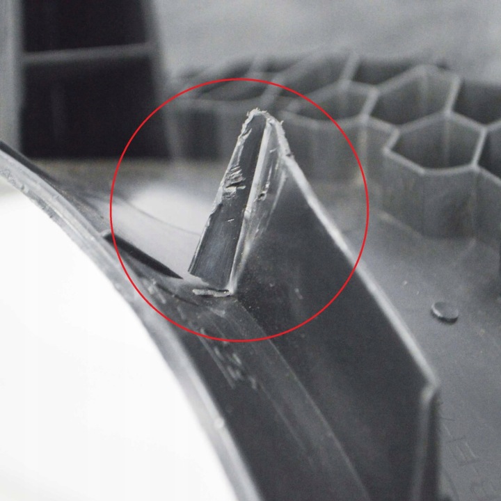 VOLVO XC40 2018 GAUCHE CÔTÉ PROTECTION MONTANTS VITRES AVANT A