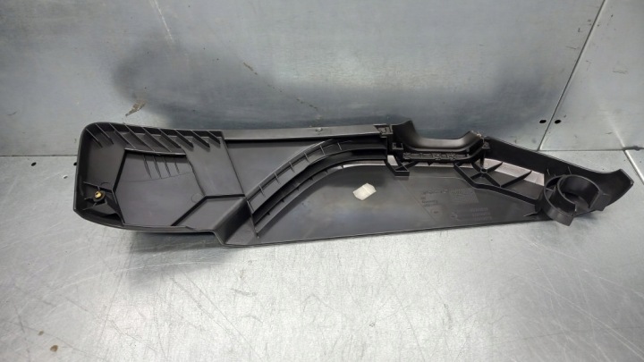 PROTECTION SIÈGES DROITE AVANT VOLVO V50 08686059