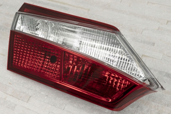 TOYOTA COROLLA XI E16 2013-2016 BERLINE PHARE COUVERCLES DE COFFRE ARRIÈRE GAUCHE 8159102530