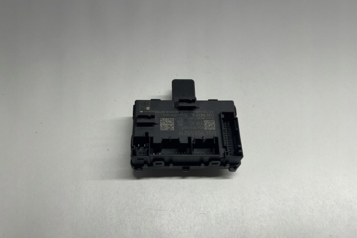 MODULE AVANT DROITS PORTES SEAT LEON (5F1) 5Q4959592M 1.5L GASOLINE