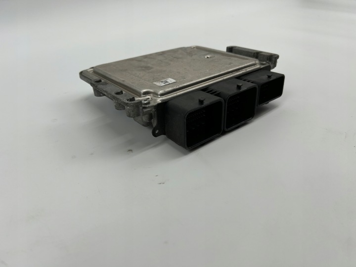 ORDINATEUR CONTRÔLEUR MOTEUR PEUGEOT 208 1.6 E-HDI #10129