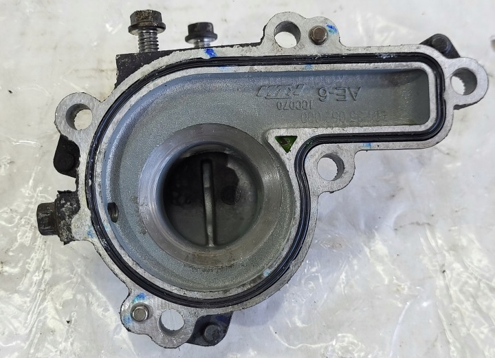 COUVERCLES COUVERCLE POMPES À EAU 90135052000 KTM RC 125 2018 R
