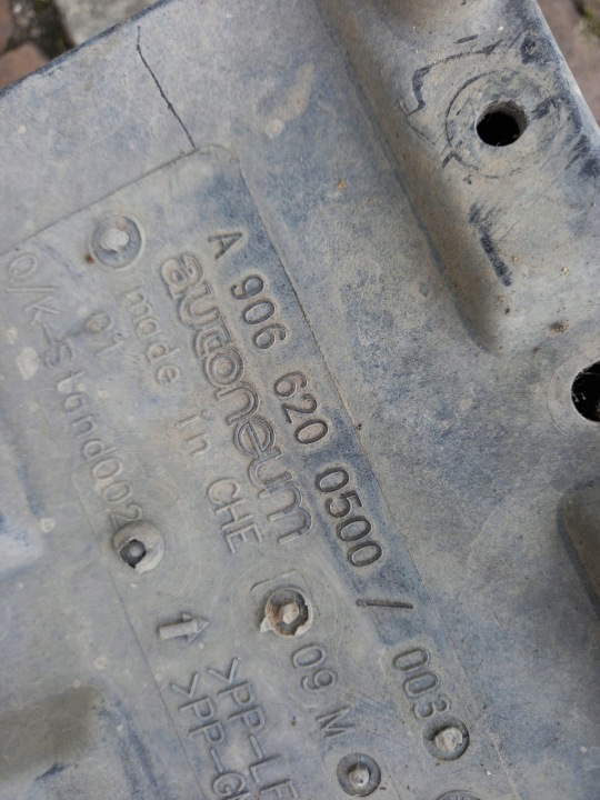 CHÂSSIS BOÎTE BATTERIE MERCEDES SPRINTER 906