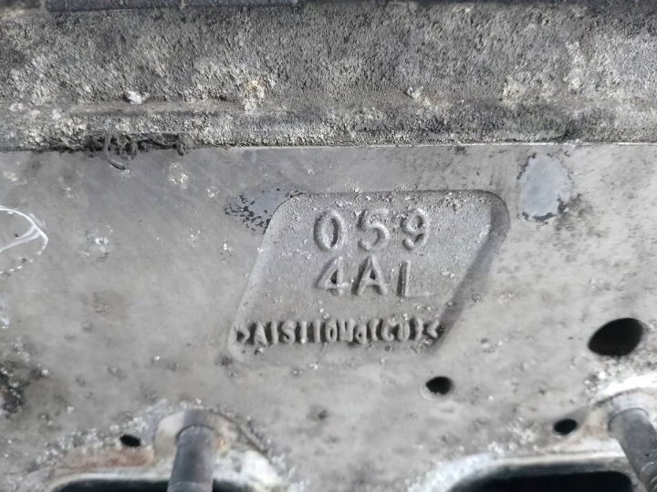 CULASSE DROITE AUDI A6 C6 0594AL 2.7 TDI