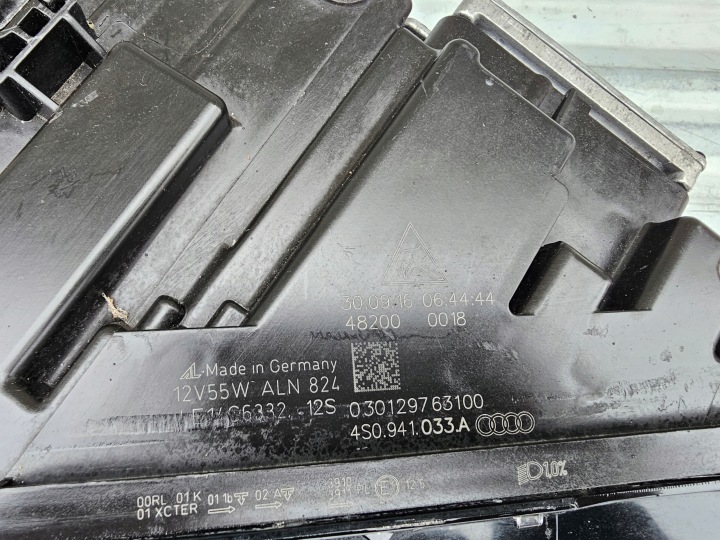 AUDI R8 4S0 4S0941033 PHARE GAUCHE EUROPE