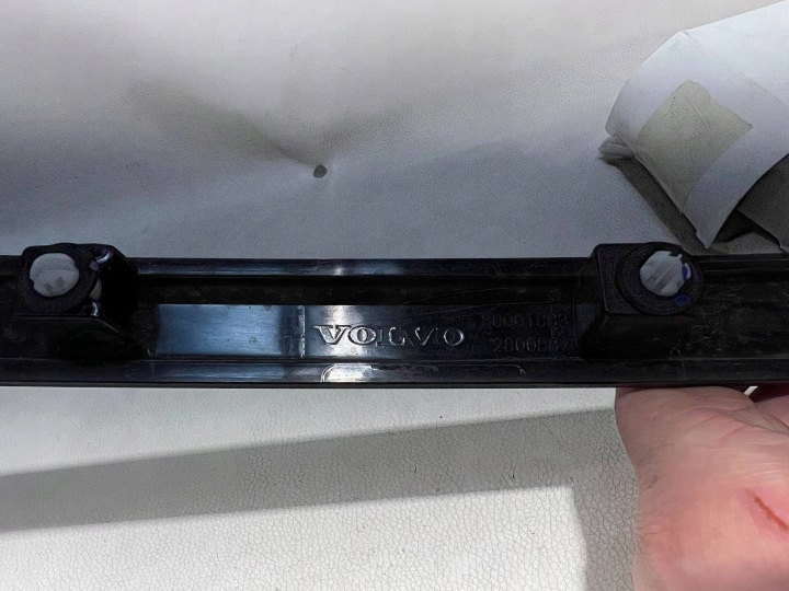 SPOILER SPOILER COUVERCLES DE COFFRE COUVERCLES DE COFFRE VOLVO EX30 80001883