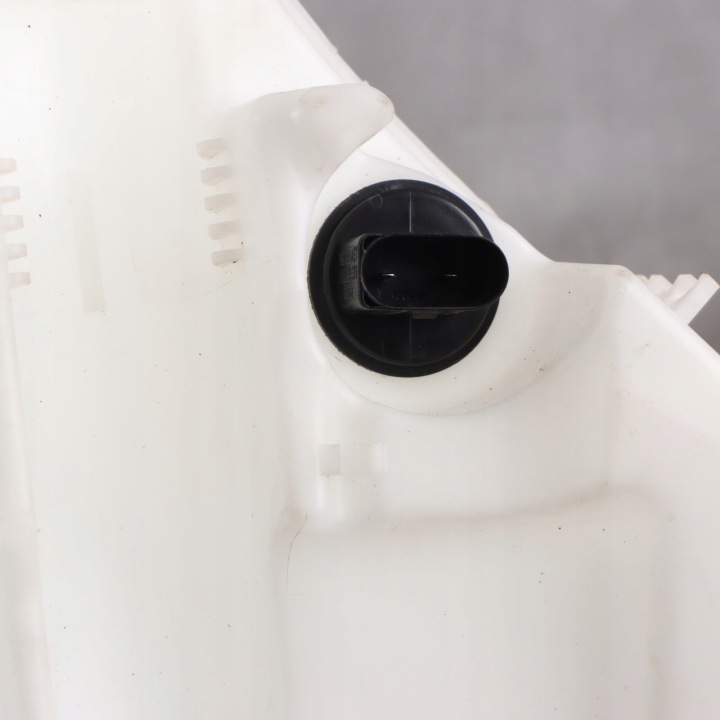 AUDI Q7 4M RÉSERVOIR LIQUIDE VERS LAVE-GLACES VITRE 4M0955452B
