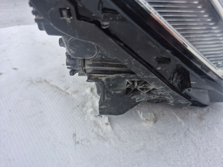 PHARE DROIT AVANT VW PASSAT B8 3G1941114A