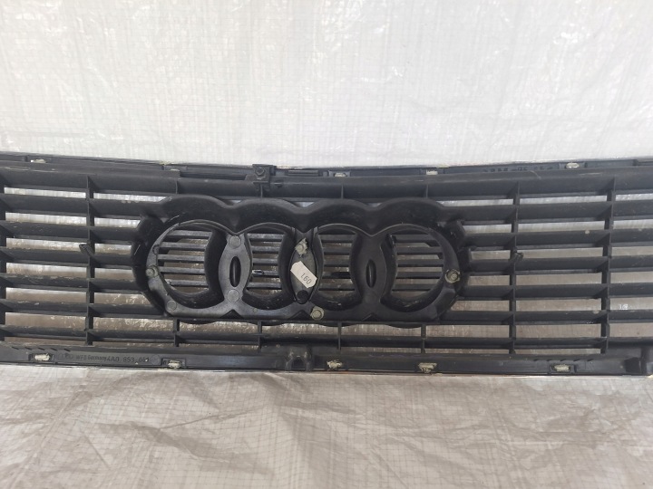 AUID 100 A6 C4 GRILLE CALANDRE AVANT 4A0853651
