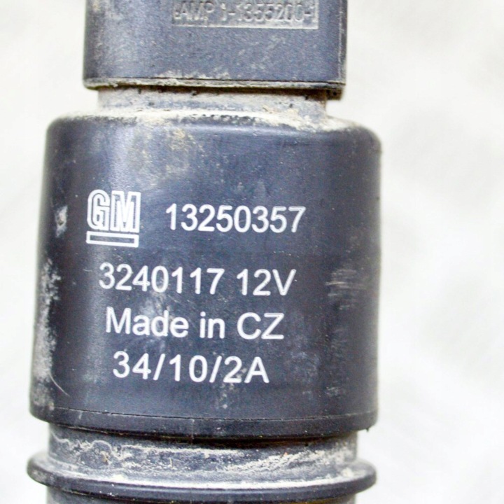 OPEL ASTRA J 2012 POMPE LAVE-GLACE VITRES AVANT AVANT