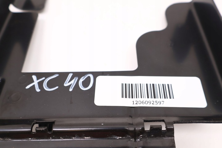 VOLVO XC40 FIXATION BATTERIE 32244542