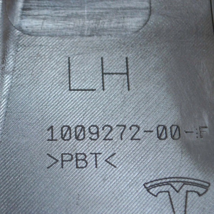 TESLA MODÈLE AVEC GAUCHE SUPPORT ARRIÈRE PARE-CHOCS 2017 1009272-00-F