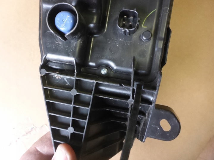 TOYOTA YARIS CROSS LANTERNE LED VERS CONDUITE DIURNE FJD GAUCHE PHARES ANTIBROUILLARD ORIGINAL