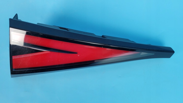 KIA SPORTAGE V 23R PHARE LED DANS COUVERCLE DE COFFRE GAUCHE ARRIÈRE 92403-R2000
