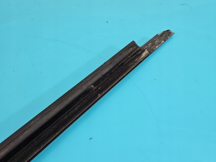 MOULURE PORTES AVANT GAUCHE AUDI Q5 08- 8R0853283E