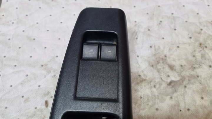 PANNEAU VITRE CONDUCTEUR VW POLO IV 9N 6Q1867171E
