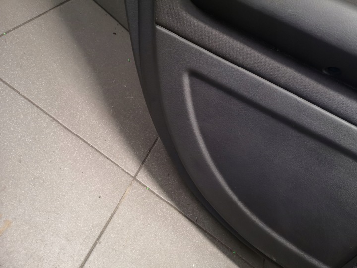 COLLECTEUR PORTES GAUCHE ARRIÈRE AUDI A4 B7 8E0867305