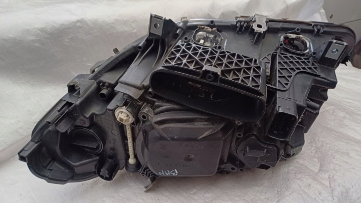 BMW 5 F10 F11 LCI LIFT PHARE AVANT AVANT DROITE BI- XEN NON SKRET 087-52