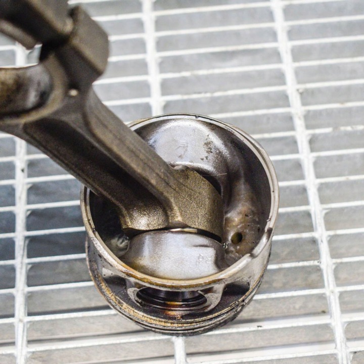 BMW 5 E60 E61 2008 PISTON