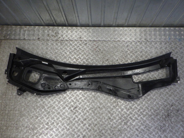 DOUBLURE DE PASSAGE DE ROUE MASERATI LEVANTE 670040250