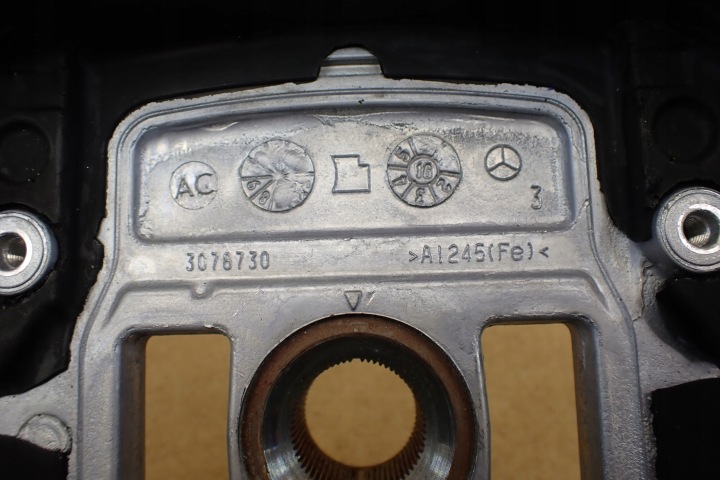VOLANT MERCEDES C-KLASA W205 308013081162 OEM 3078730 63932602