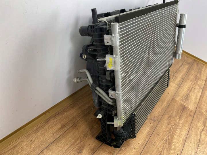 ENSEMBLE RADIATEURS AVEC VENTILATEUR PANNEAU AVANT FORD MUSTANG VI 2015+ 2.3L USA