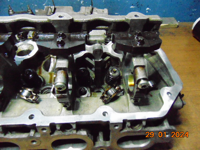 BMW E87 E90 E60 E85 CULASSE MOTEUR SOUPAPES PIEDS N53 N52 2.3I 2.5I 7535325