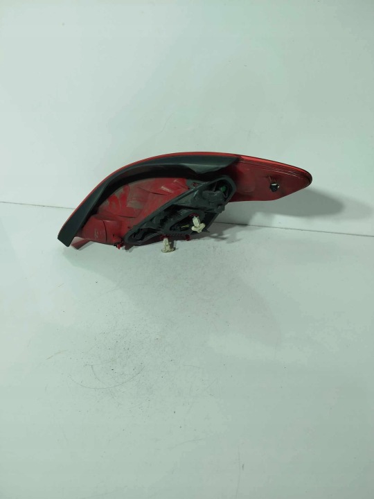 PEUGEOT 308 T7 07-11 PHARE GAUCHE ARRIÈRE ARRIÈRE 9680425980