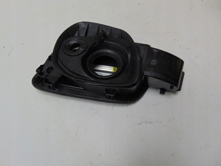 CLAPET GOULOTTE DE REMPLISSAGE CARBURANTS FIXATION VW TOUAREG III 760809857